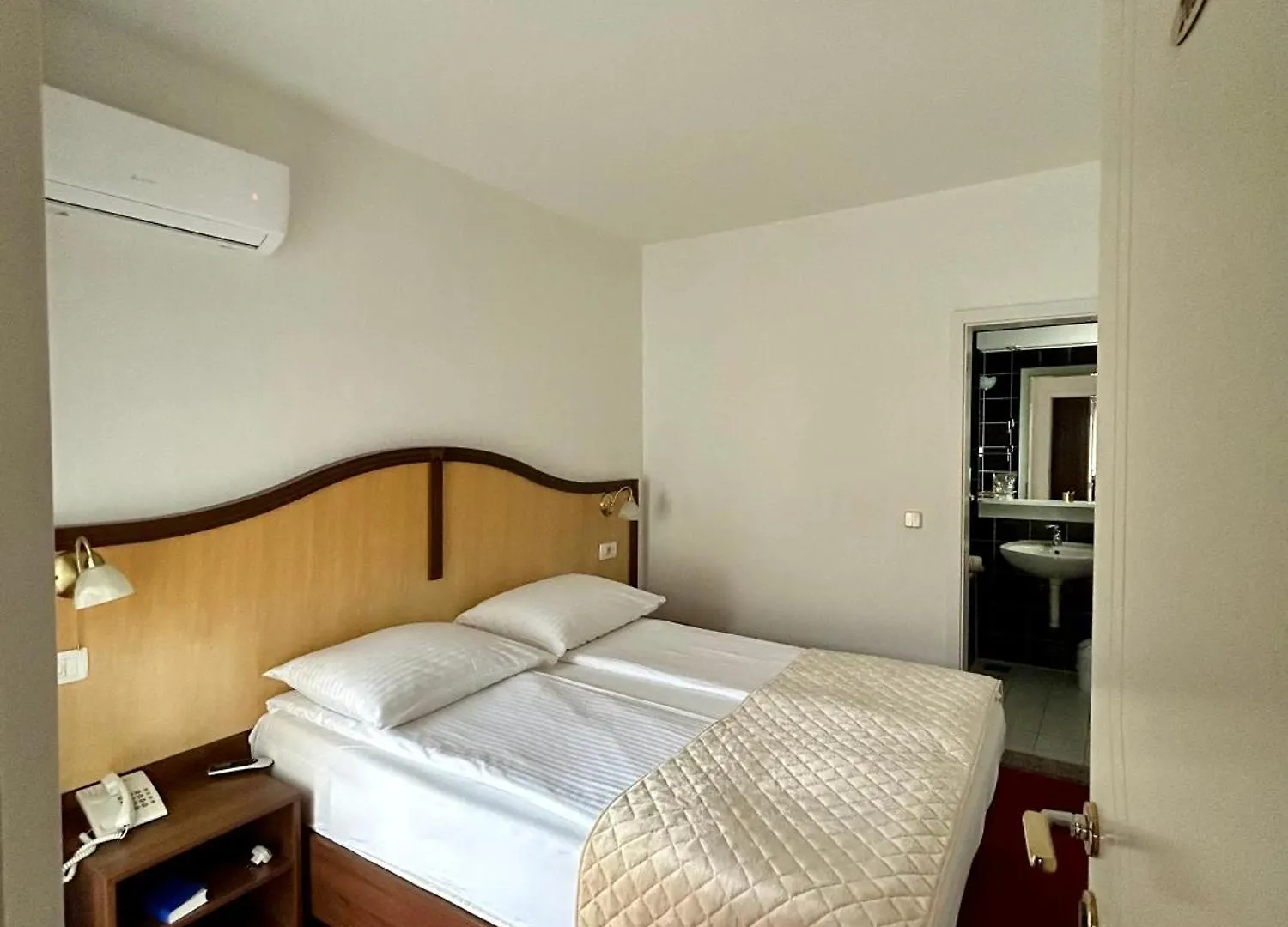 ***  Hotel Bavaria Trogir Seget Donji Croatia