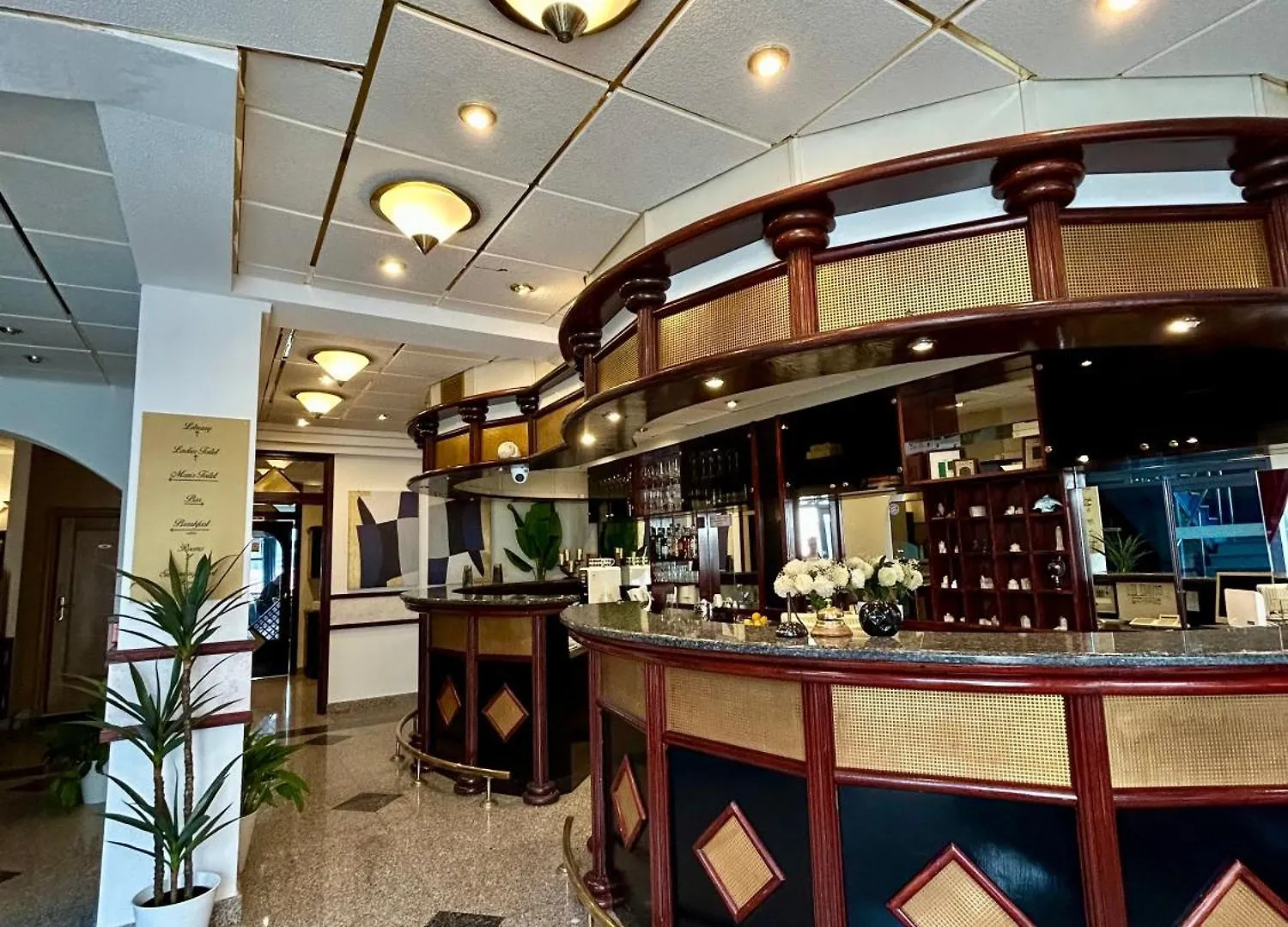 Hotel Bavaria Trogir Seget Donji 3*,
