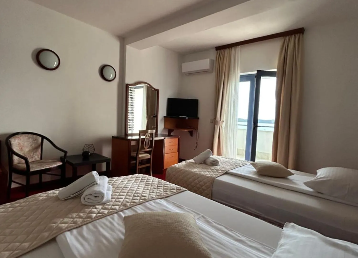 ***  Hotel Bavaria Trogir Donji Seget Croacia