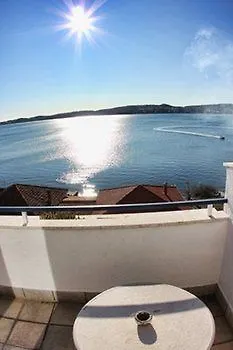 Hotel Bavaria Trogir Seget Donji 3*,